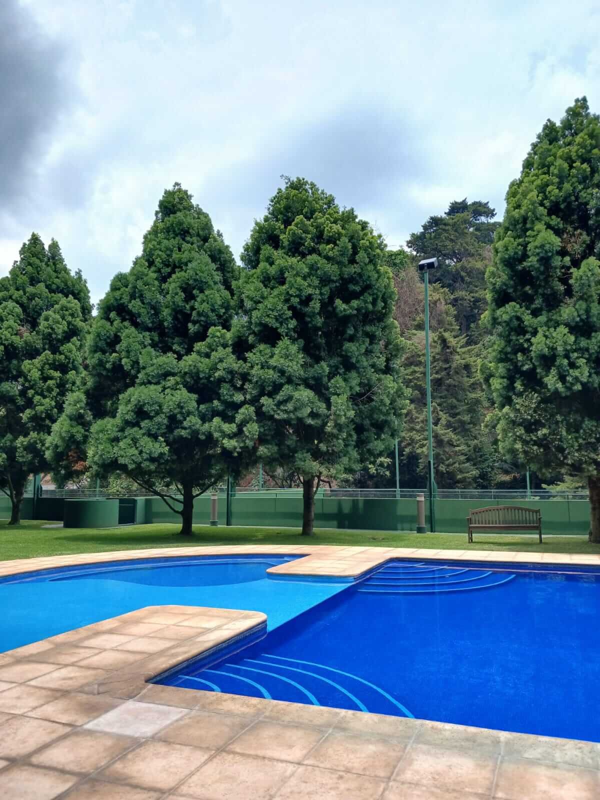 Piscina Grande y refrescante